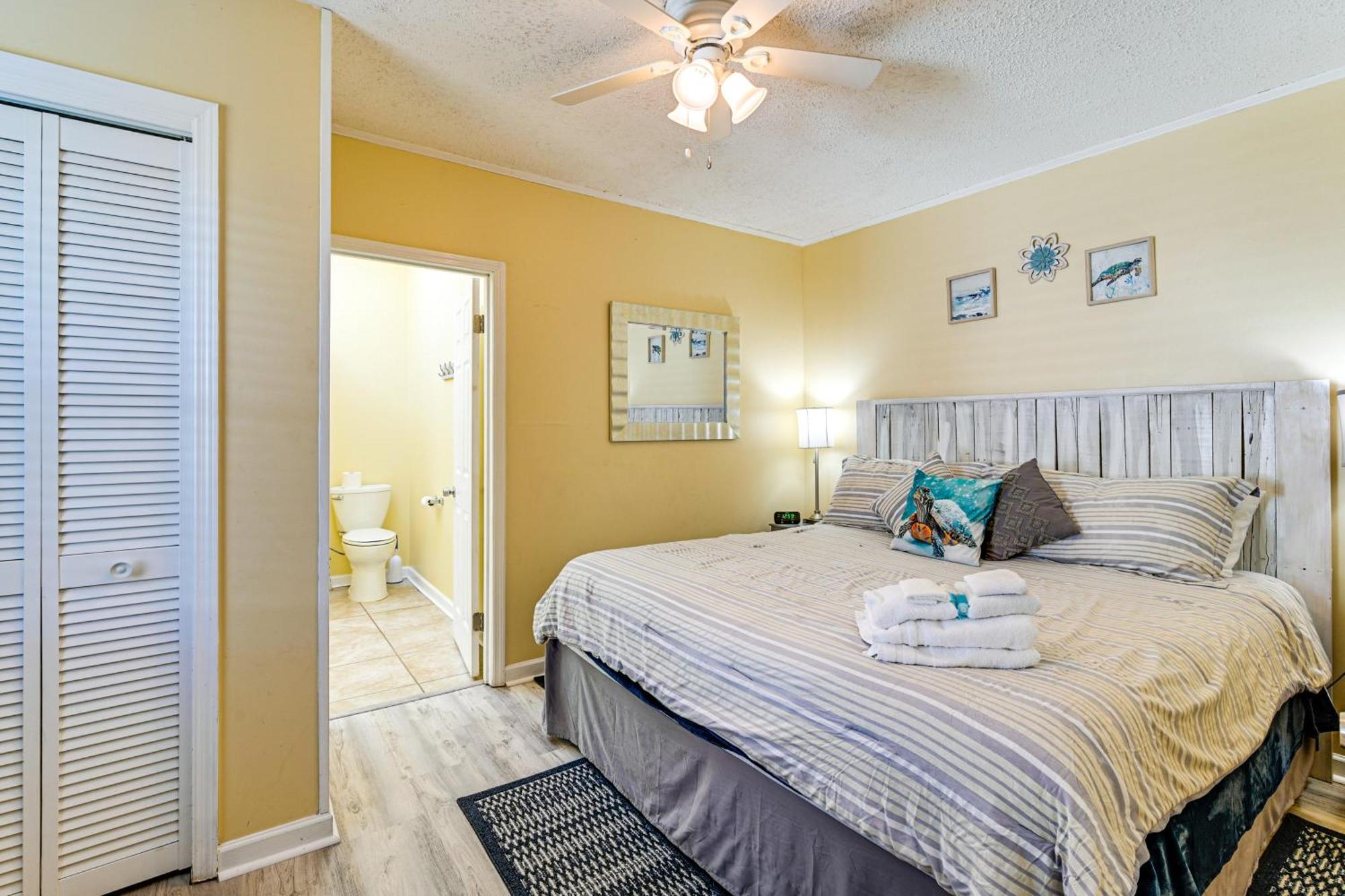 Lovely Myrtle Beach Getaway - Walk To Beach! Exterior photo