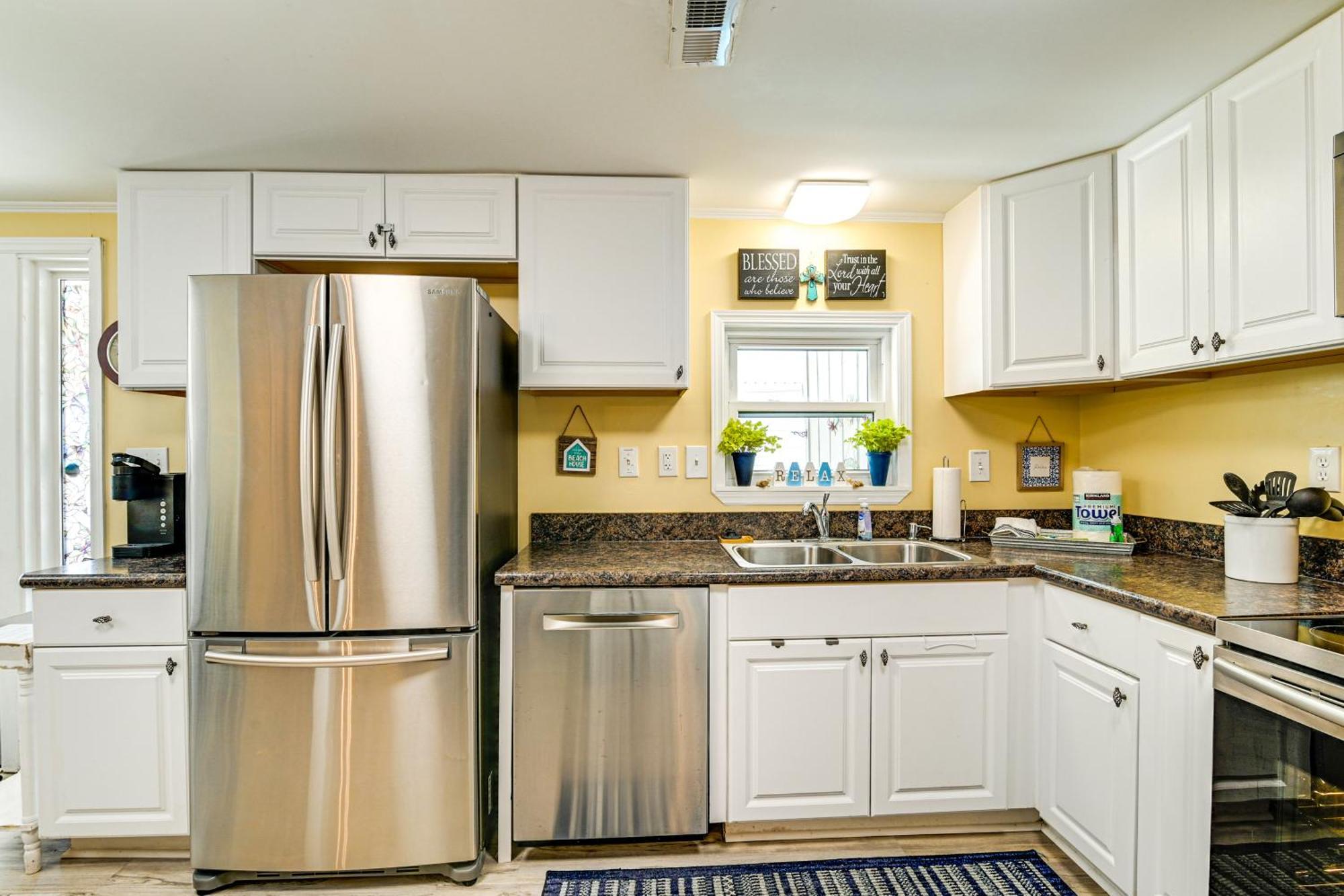 Lovely Myrtle Beach Getaway - Walk To Beach! Exterior photo