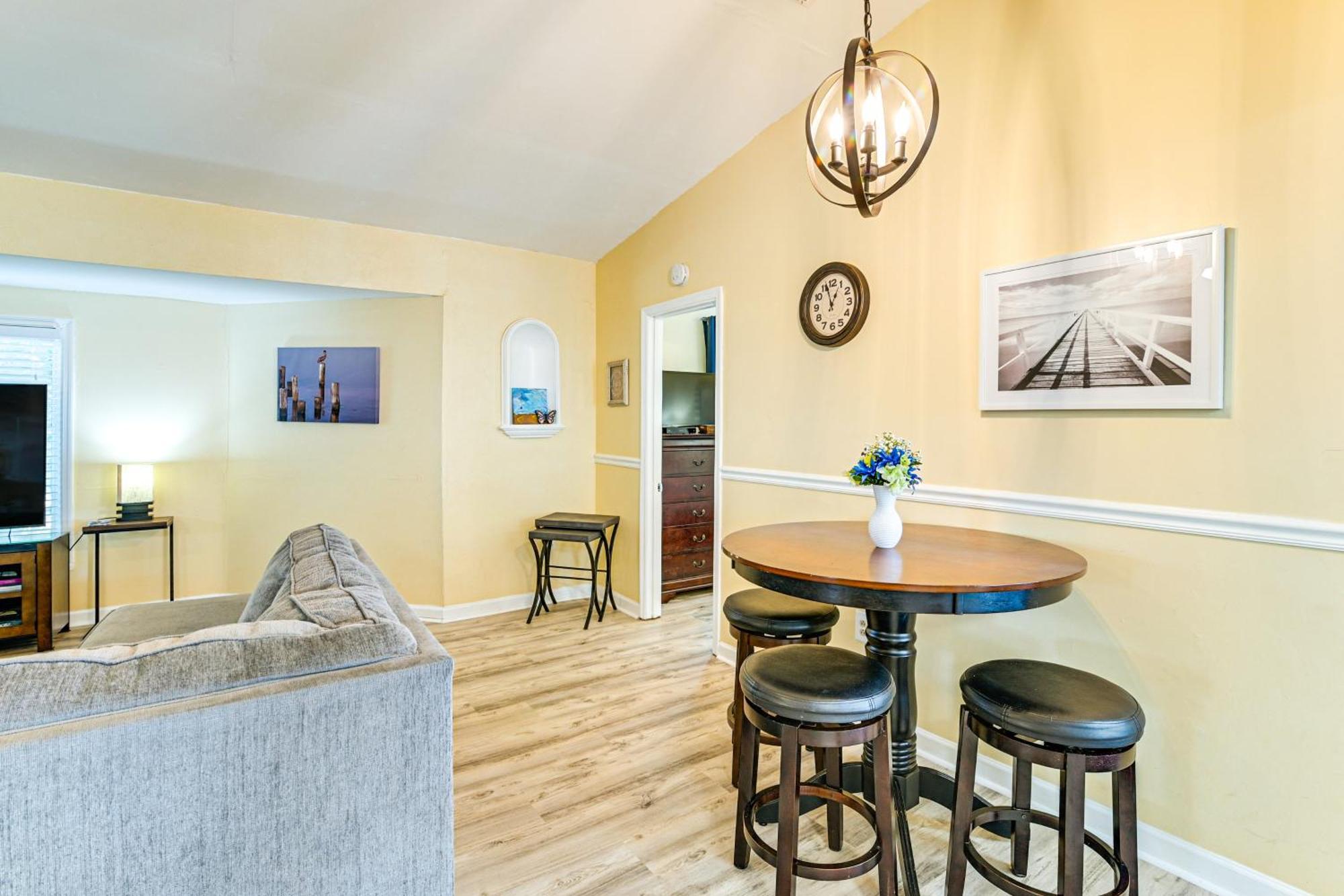 Lovely Myrtle Beach Getaway - Walk To Beach! Exterior photo